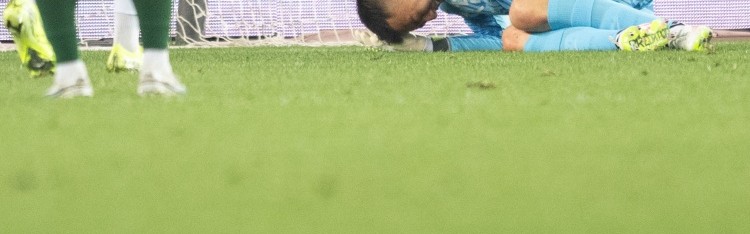 康复师谈韩佳奇伤势：还在追恢复进度，这赛季确实是踢不了