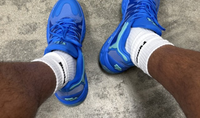 早日康复！哈利伯顿更新社媒：能再次穿上两只鞋的感觉太好了