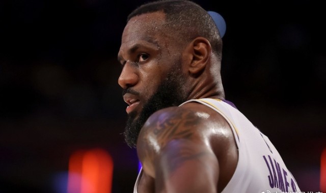 奥尼尔转发湖人队史10大巨星，詹姆斯仅第十，榜首无悬念