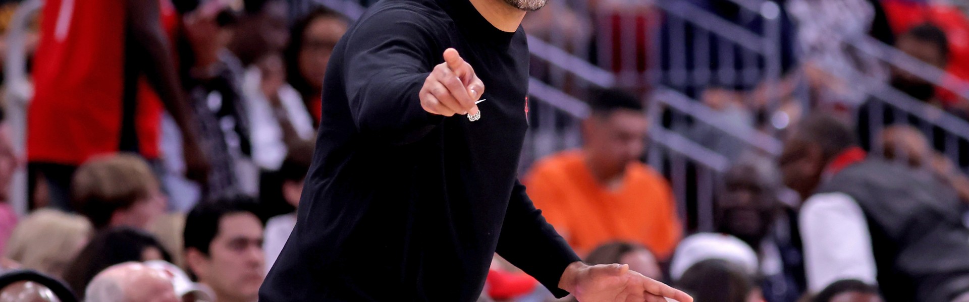 乌度卡透露新赛季首发待定，小贾巴里夏季训练成效显著