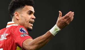 迪亚斯缺席利物浦vs米兰，罗马诺：拜仁继续与利物浦商谈他的转会